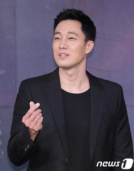 小妖日韩美装视频在线播放